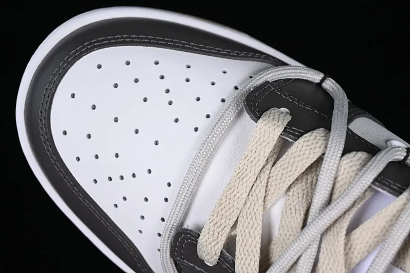 All Categories Nk SB Dunk Series Nk SB Dunk Low Low-top sneakers Nk Dunk Low "Team Gold" Official custom-cracked SB strap low-top casual sneakers DV0833-100